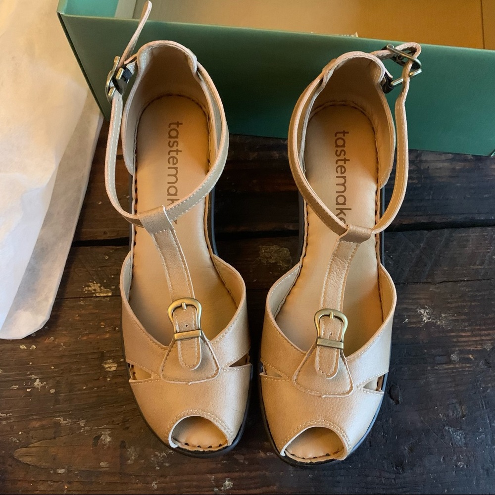 Anthropologie heels | Tastemaker NiB Vegan leather t-strap 3 in heel